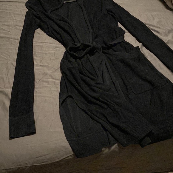 Aritzia Wilfred Cardigan - Picture 4 of 4